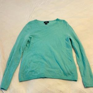 100% cashmere sweater!! Size: Medium Color: Turquoise